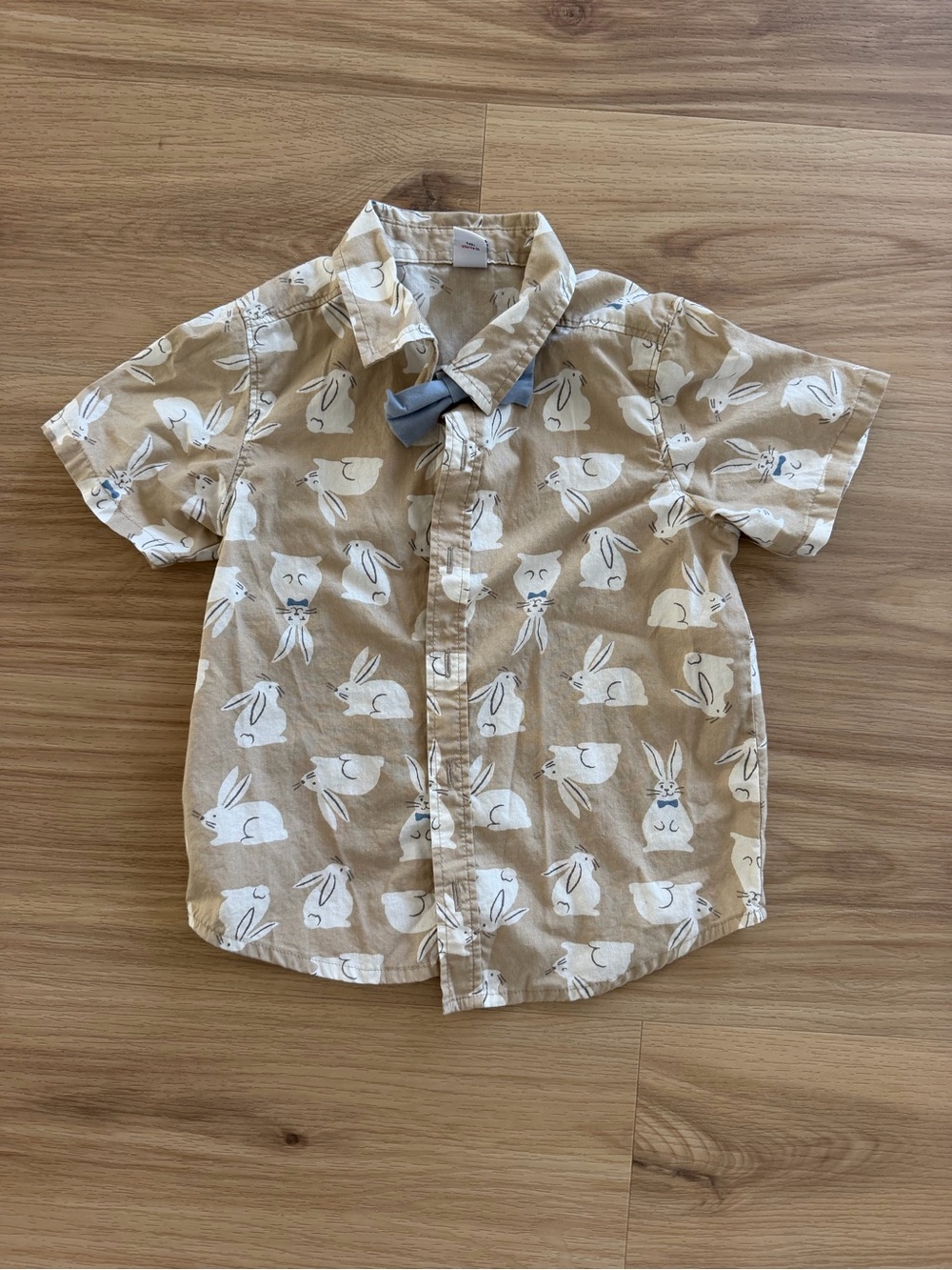 Old Navy Tan Short-Sleeve Button-Down Shirt with White Bunny Print
